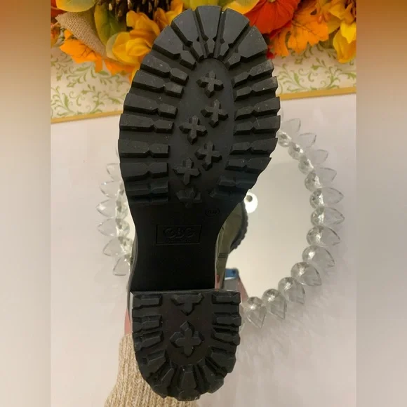 Guess women’s green suede boots size 8 - Picture 8 of 11